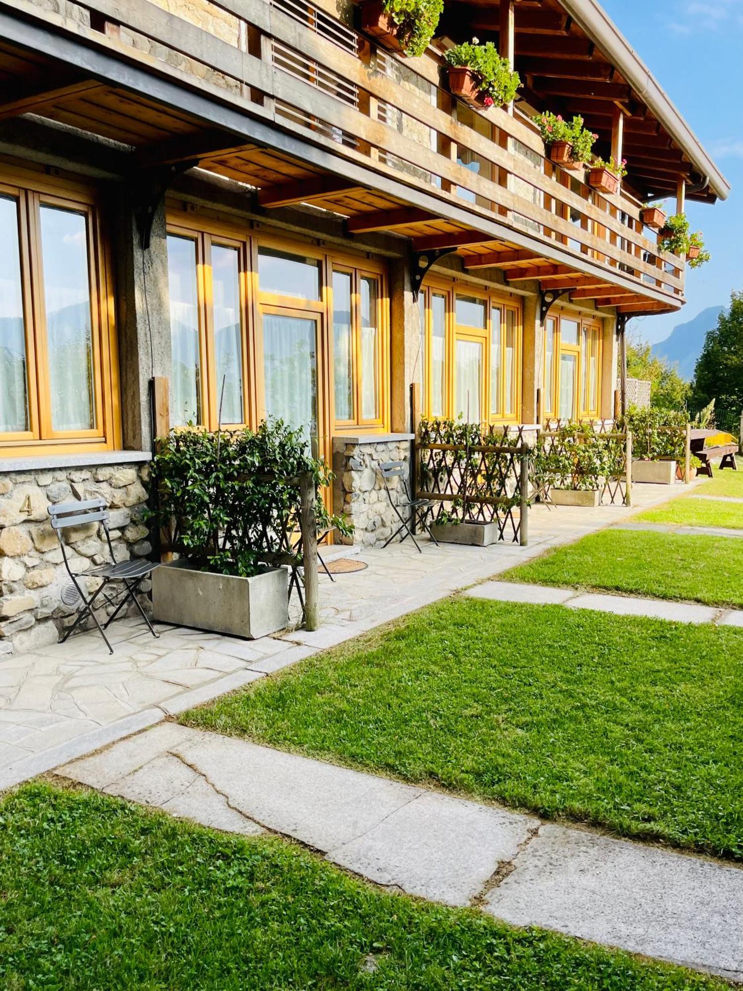 Agriturismo La Selvaggia 曼代洛-德尔拉里奥 外观 照片