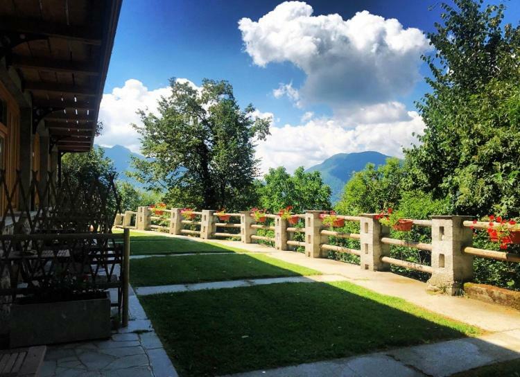 Agriturismo La Selvaggia 曼代洛-德尔拉里奥 外观 照片